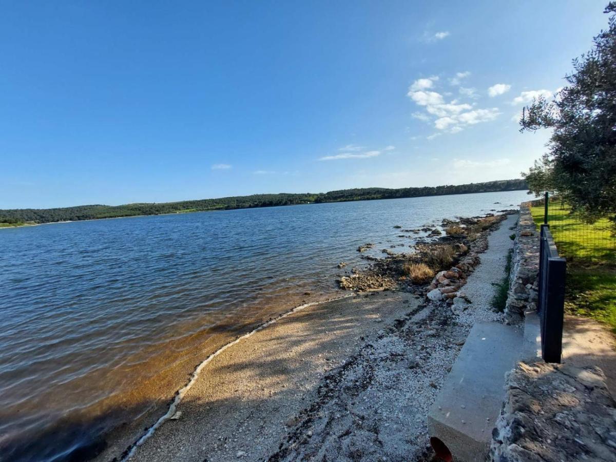 Beach House Ive With Jacuzzi, Pool, Playground And Bbq In An Olive Grove With A Beach, Pomer - Istria Dış mekan fotoğraf