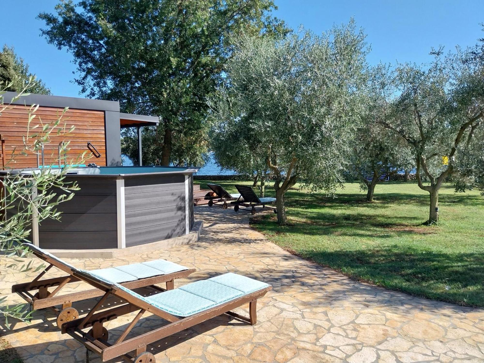 Beach House Ive With Jacuzzi, Pool, Playground And Bbq In An Olive Grove With A Beach, Pomer - Istria Dış mekan fotoğraf
