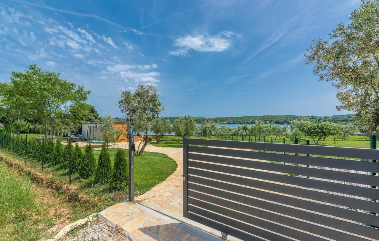 Beach House Ive With Jacuzzi, Pool, Playground And Bbq In An Olive Grove With A Beach, Pomer - Istria Dış mekan fotoğraf